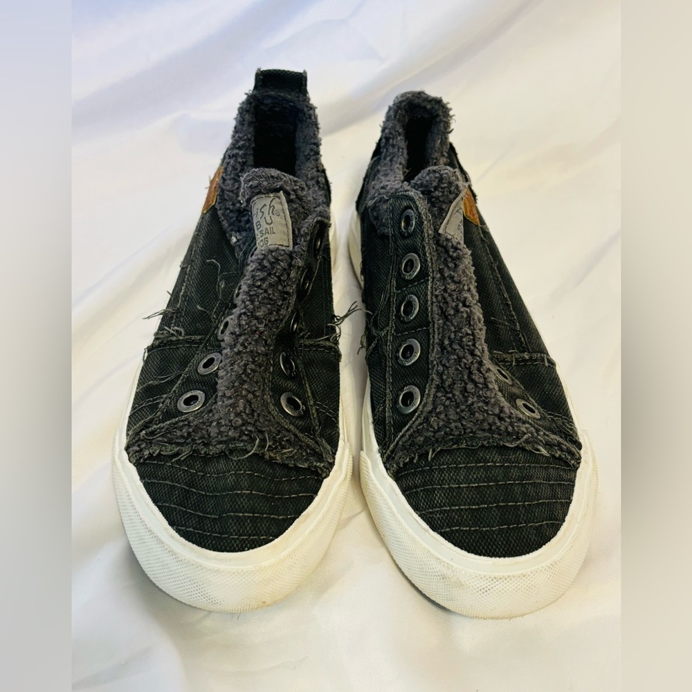 Blowfish Sneakers in Great condition size 8
